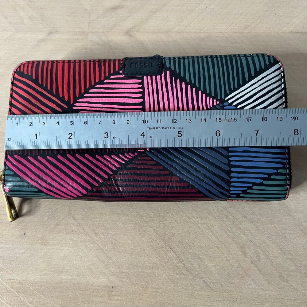 Fossil Black and Pink Patterned Wallet Zip Closure Leather - Picture 4 of 11